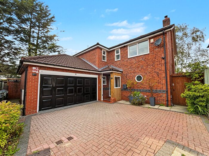 4 Bedroom Detached House For Sale In Hollins Close, Bury, BL9