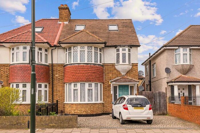 1 Bedroom Flat To Rent In Nelson Road, Whitton, Twickenham, TW2