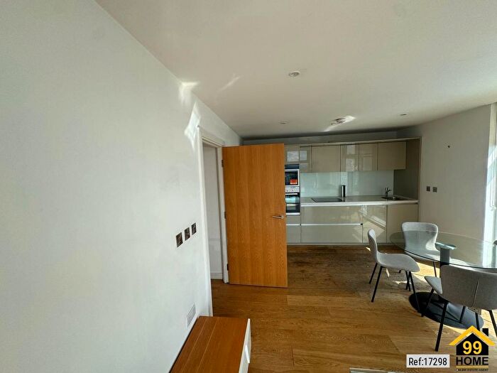 2 Bedroom Flat To Rent In - Kingsland Road, London, E2