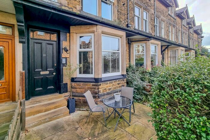 2 Bedroom Flat To Rent In Dragon Avenue, Harrogate, HG1