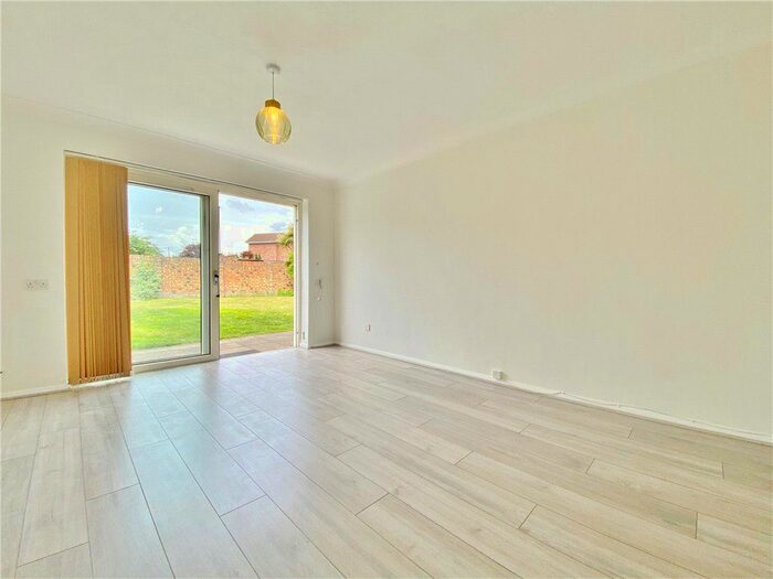 2 Bedroom Flat To Rent In Whitton Road, Hounslow, TW3