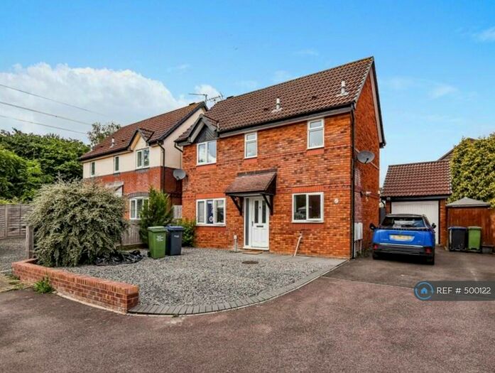 3 Bedroom Detached House To Rent In Lingfield Close, Wiltshire, SN14