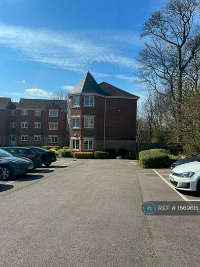 2 Bedroom Flat To Rent In Lilac Court, Leeds, LS14