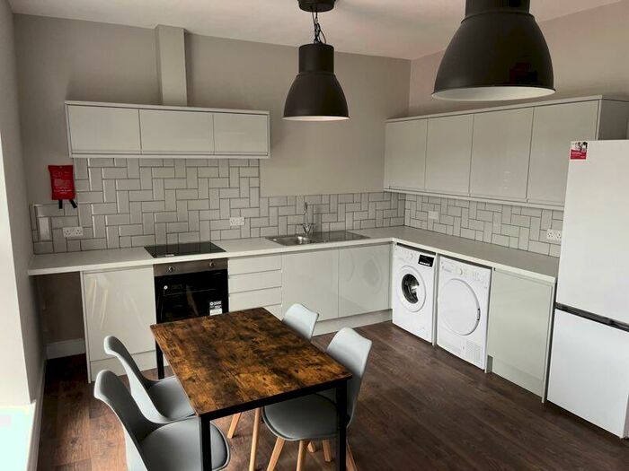 4 Bedroom Flat To Rent In Gloucester Road, Bristol, BS7