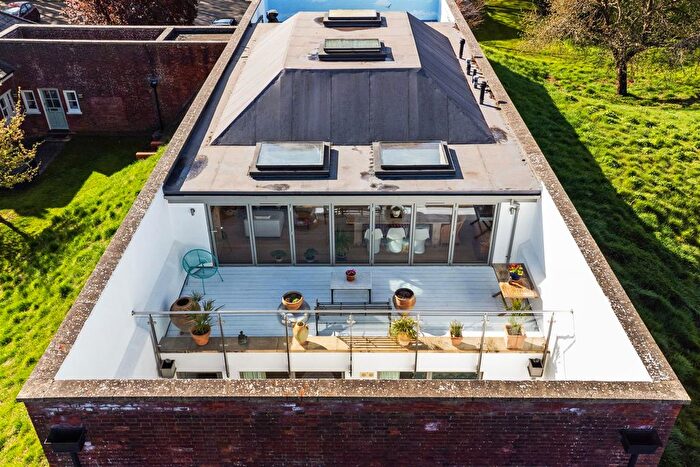 2 Bedroom Property For Sale In The Parade, Caversfield, Bicester, OX27