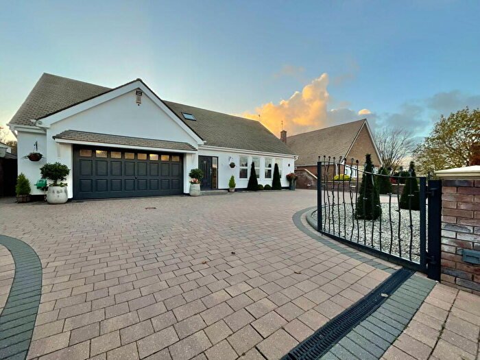 3 Bedroom Detached Bungalow For Sale In Cliff Road, Southport, PR9