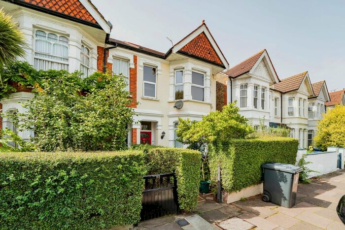 1 Bedroom Flat To Rent In St. Kilda Road, London, W13