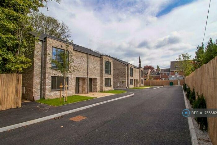 4 Bedroom Semi-Detached House To Rent In Lawn Drive, Manchester, M16