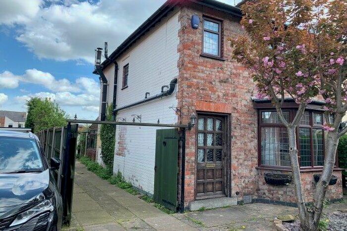 3 Bedroom Semi-Detached House To Rent In Hawthorne Avenue, Nottingham, NG10