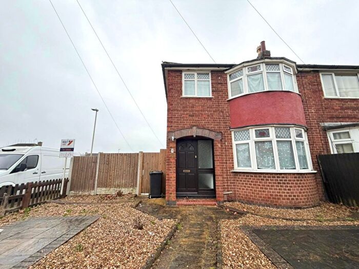 3 Bedroom Semi-Detached House To Rent In Abbeymead, Leicester, LE4