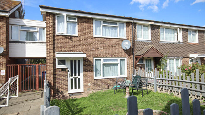 4 Bedroom End Of Terrace House For Sale In Thorn Walk, Sittingbourne, ME10