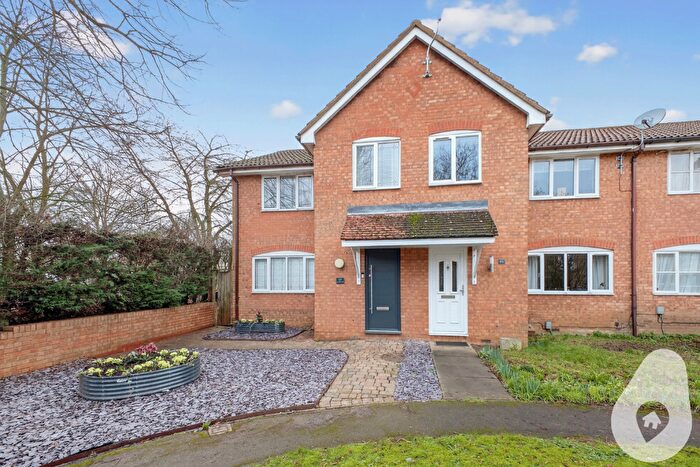 4 Bedroom Semi Detached House For Sale In Morecambe Close, Stevenage, Hertfordshire, SG1