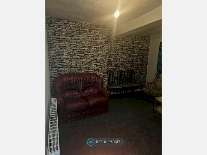 1 Bedroom Flat To Rent In Darlaston Road, Wednesbury, WS10