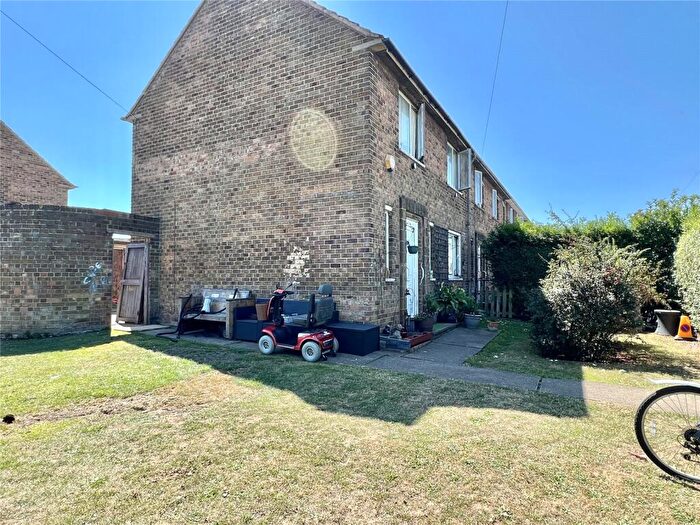 3 Bedroom End Of Terrace House For Sale In Winchester Avenue, Grimsby, DN33
