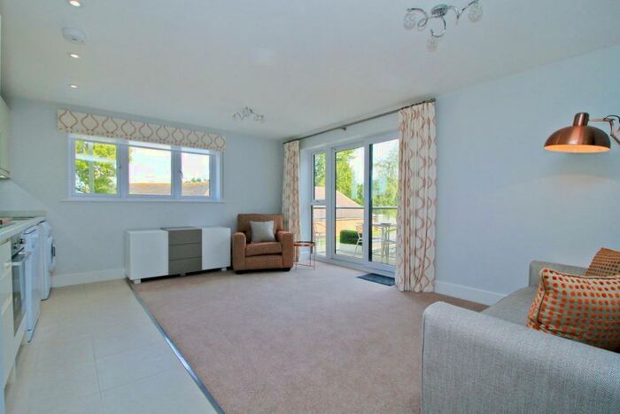 2 Bedroom Apartment To Rent In Oxford Road, Kidlington, OX5