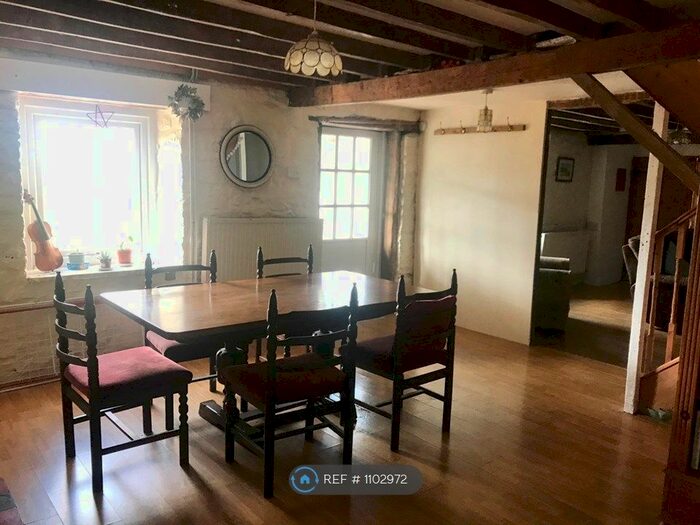 4 Bedroom SemiDetached House To Rent In Pistyllgwyn, Salem, Llandeilo SA19