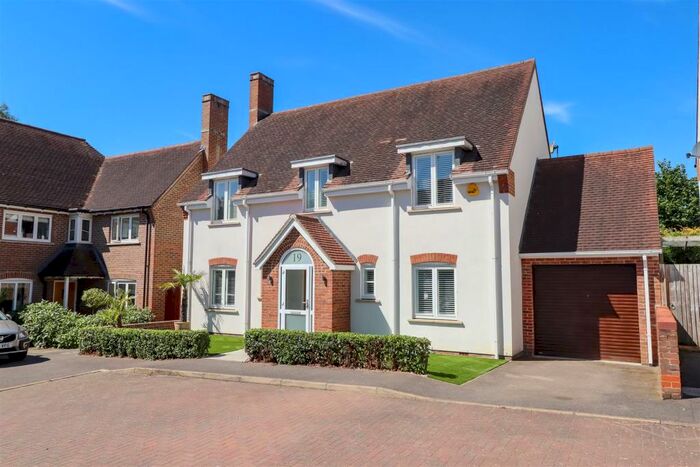 4 Bedroom Detached House For Sale In Trinity Fields, Lower Beeding, RH13