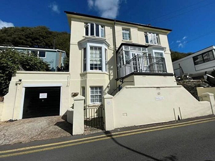 1 Bedroom Flat For Sale In Radnor Cliff, Folkestone, CT20