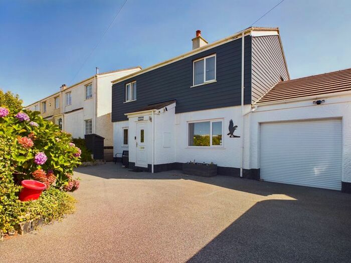 4 Bedroom Property For Sale In Trolvus Vean, Longdowns, Penryn, TR10