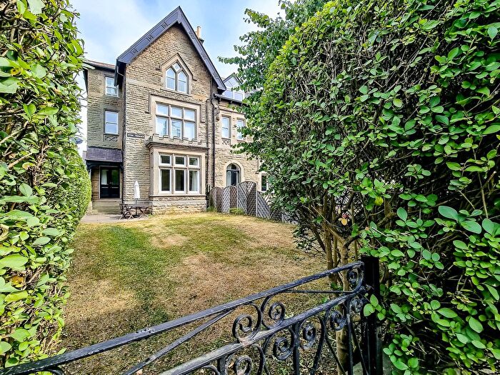 2 Bedroom Flat To Rent In Roseville Avenue, Harrogate, HG1