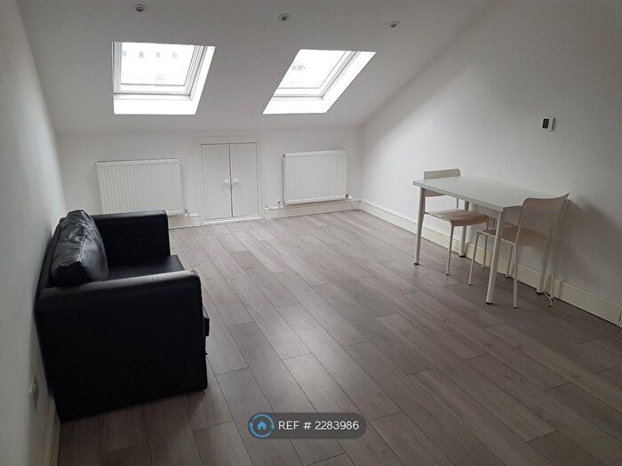 1 Bedroom Flat To Rent In Albert Road, Ilford, IG1