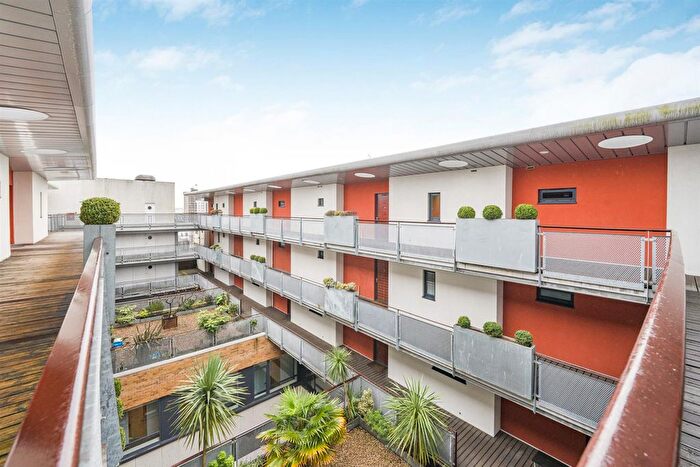 2 Bedroom Flat For Sale In Park View, Greyfriars Road, Cardiff, CF10