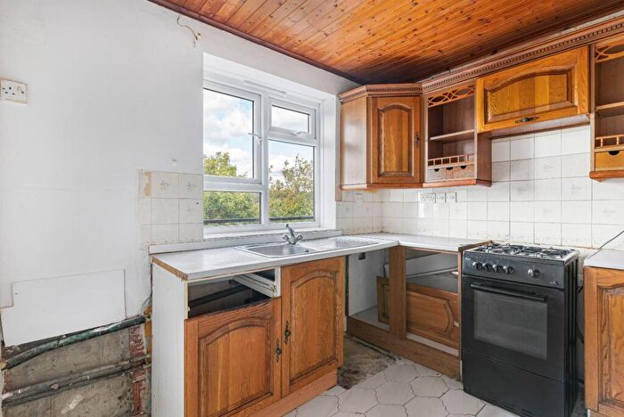 2 Bedroom Flat For Sale In Greystead Road, London, SE23