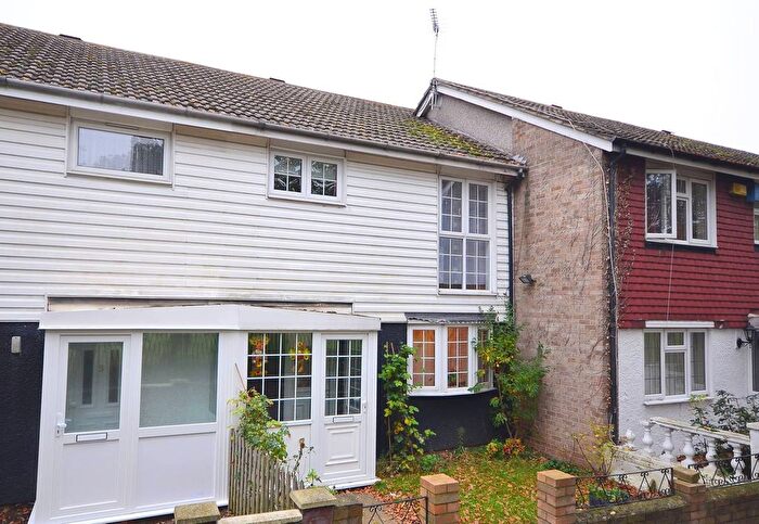 3 Bedroom Terraced House For Sale In Aileen Walk, Stratford, London, E15