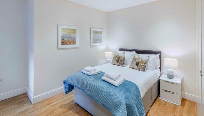 2 Bedroom Flat To Rent In Hamlet Gardens, Ravenscourt Park, London W6