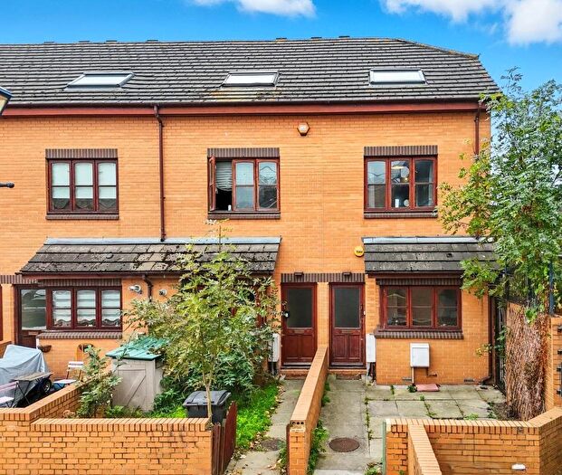 3 Bedroom Terraced House To Rent In Pulteney Close, Bow, E3