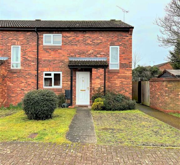2 Bedroom End Of Terrace House To Rent In Blackthorn Way, Alcester, B49
