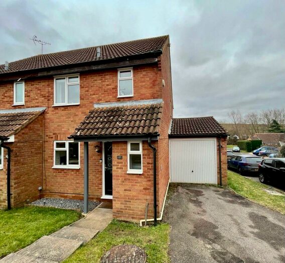 3 Bedroom Semi-Detached House For Sale In Hawthorne Way, Great Shefford, RG17