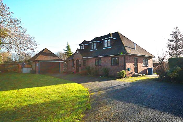 3 Bedroom Detached House To Rent In Oak Lane, Bellingdon, HP5