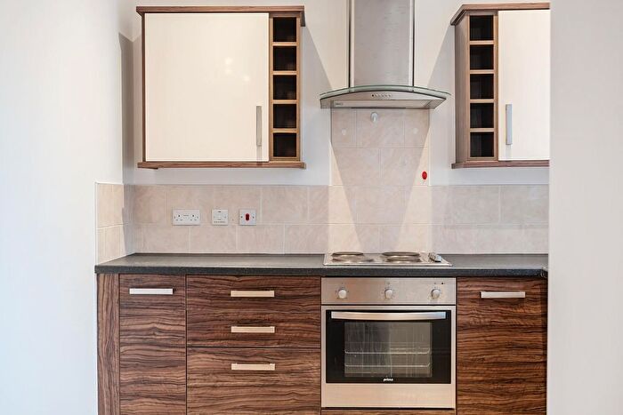 2 Bedroom Flat For Sale In Commercial Street, Tadcaster, LS24