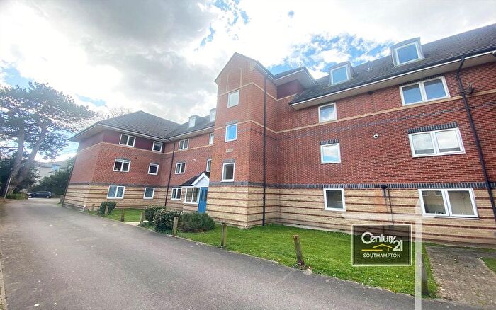 2 Bedroom Flat To Rent In |Ref: |, Warnford Court, Archers Road, Southampton, SO15