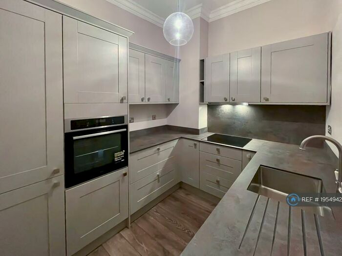 3 Bedroom Flat To Rent In Gloucester Drive, London, N4