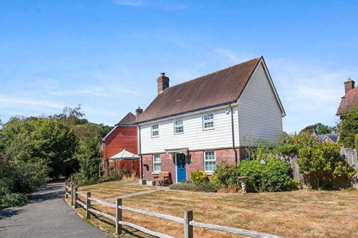 3 Bedroom Detached House For Sale In Berrall Way, Billingshurst, RH14