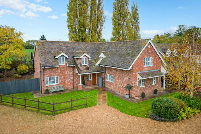 4 Bedroom Detached House For Sale In Great Oak Court, Hunsdon, SG12