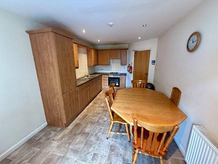 4 Bedroom Semi-Detached House To Rent In Milnbank Gardens, Dundee, DD1