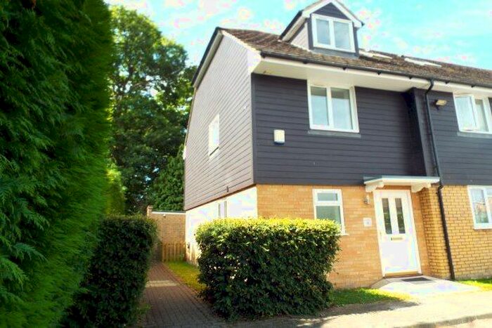 2 Bedroom Maisonette To Rent In Bicknor Road, Maidstone, ME15