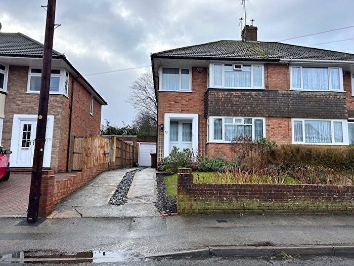 3 Bedroom Property To Rent In Lyndhurst Avenue, Rainham, Gillingham, ME8