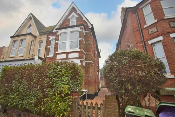 2 Bedroom Flat To Rent In Cheriton High Street, Folkestone, CT19