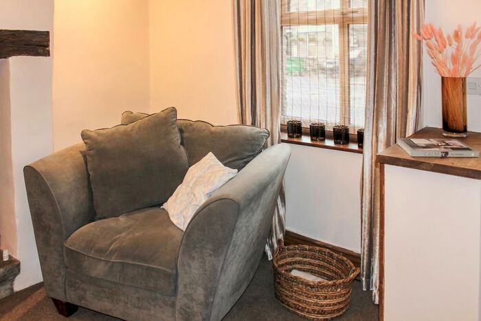 2 Bedroom Cottage To Rent In Market Place, Edenfield, Ramsbottom, Bury, BL0
