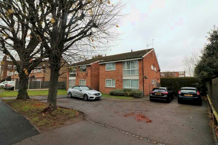 1 Bedroom Flat To Rent In Hatton Road, Cheshunt, EN8