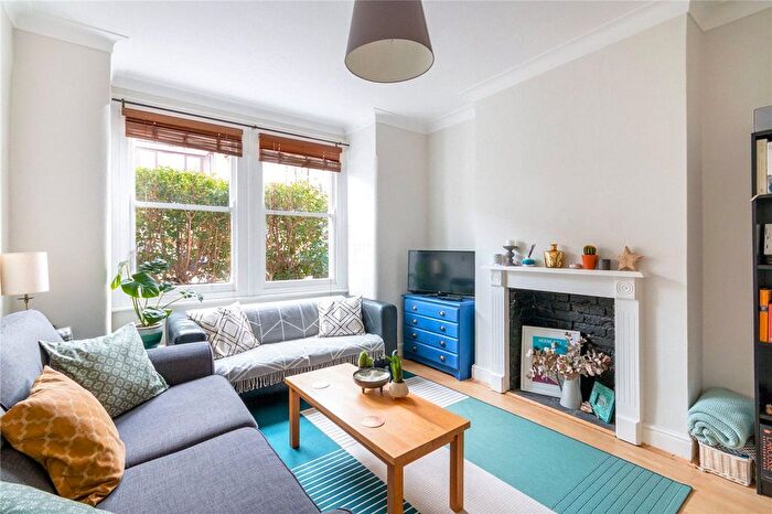 1 Bedroom Flat For Sale In Totterdown Street, London, SW17