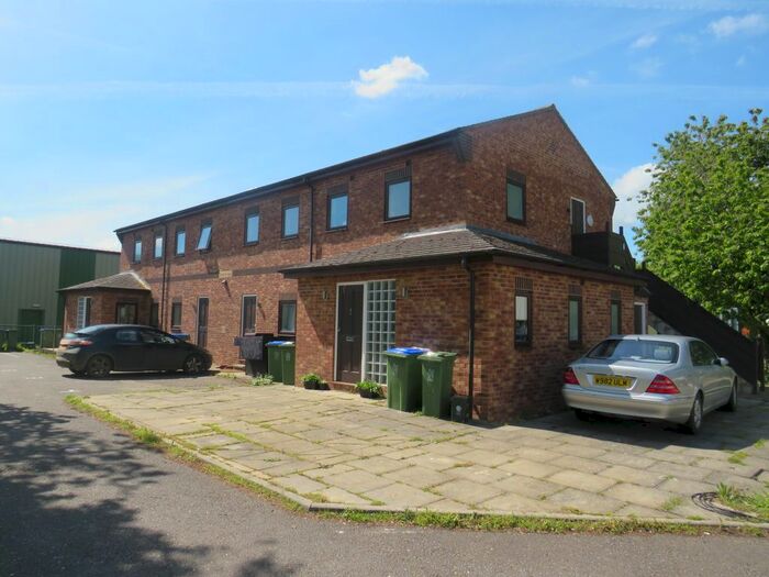 1 Bedroom Flat To Rent In Menmarsh Road, Worminghall, Aylesbury HP18