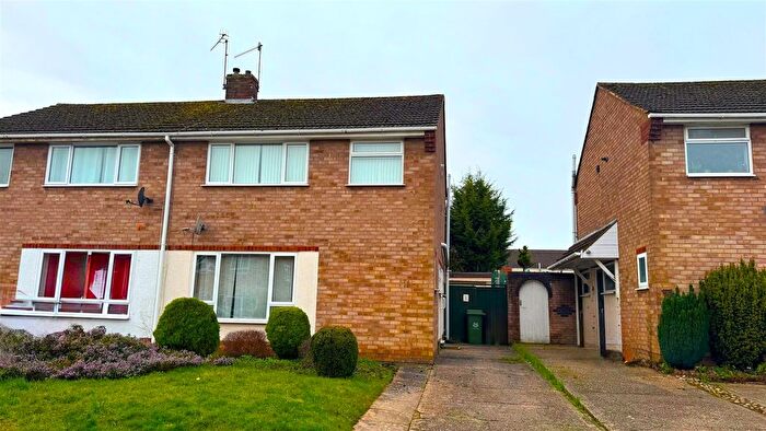 3 Bedroom Semi Detached House For Sale In Penhill Crescent, St Johns, Worcester, WR2