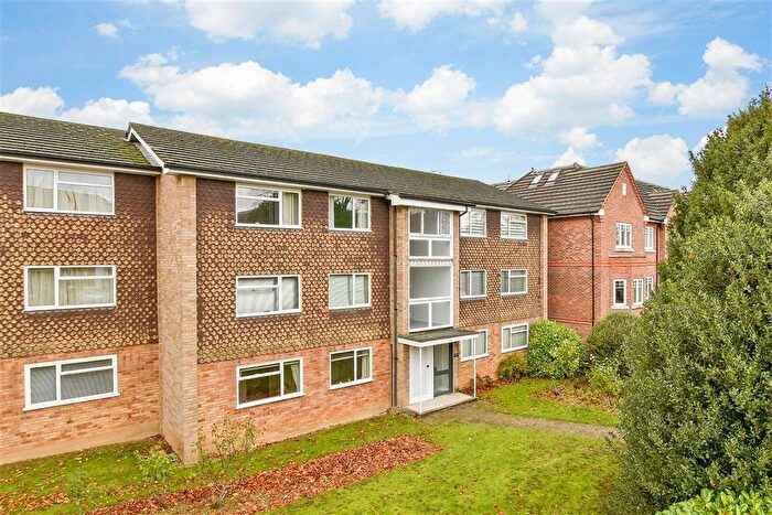 2 Bedroom Flat For Sale In Albion Road, Sutton, Surrey, SM2
