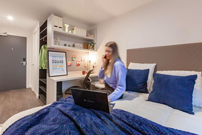 Apartment To Rent In Erskine Street, Liverpool, L6