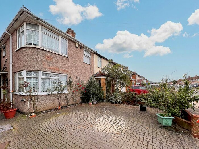 4 Bedroom Semi-Detached House To Rent In Raleigh Avenue, Hayes, UB4